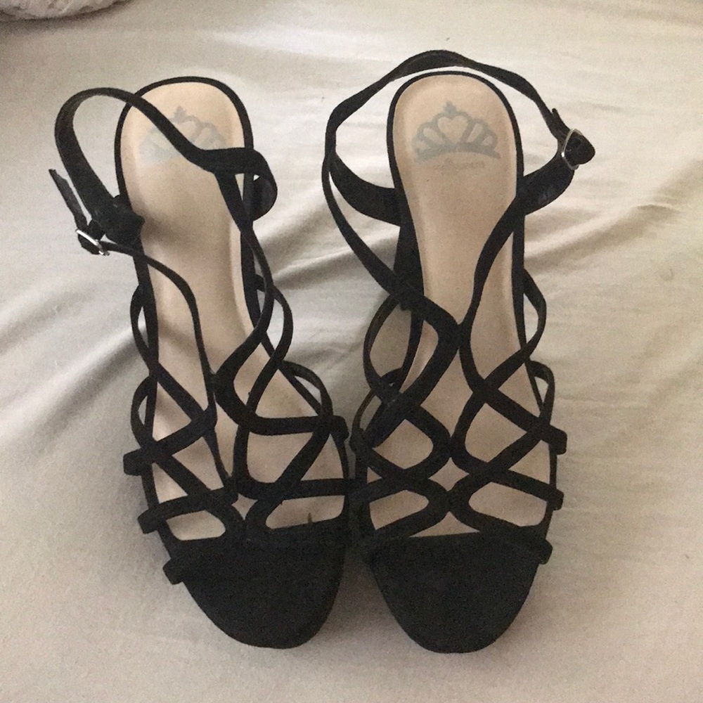 Black brand new high heels